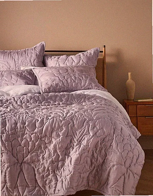 Anthropologie Embroidered Tatiana Quilt Soft Tencel Texture Lilac Queen Size NEW